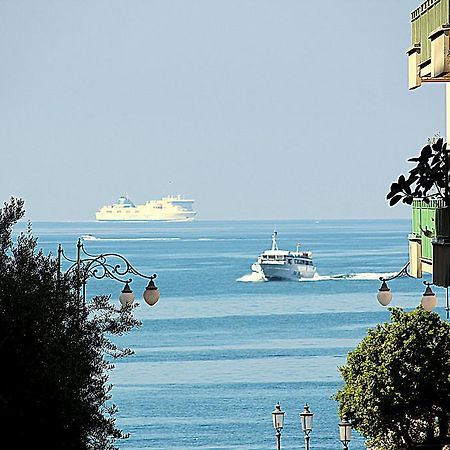 Casa Vacanze Velia Salerno Exterior foto