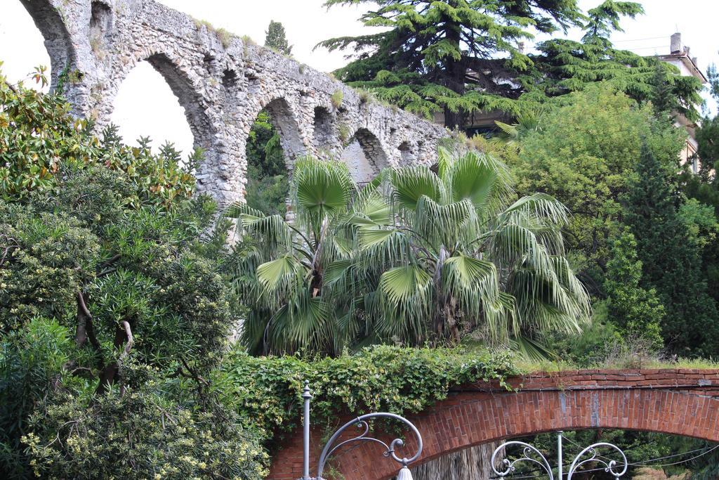 Casa Vacanze Velia Salerno Exterior foto